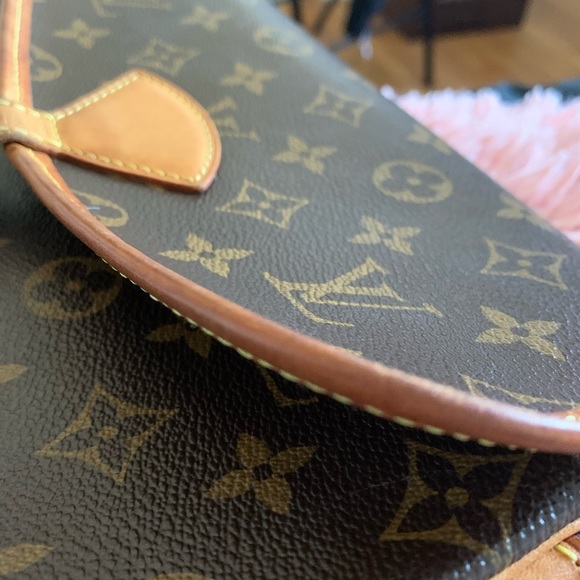 Sold Louis vuitton sologne crossbody bag - Picture 5 of 16